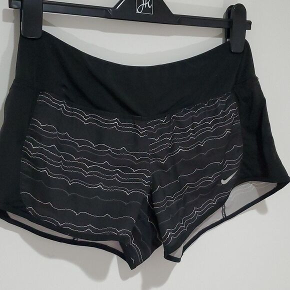 NIKE black Dri-fit athletic shorts - Picture 2 of 8